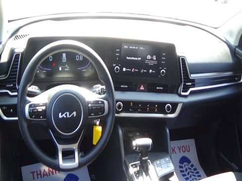 Used 2025 Kia Sportage LX AWD/4WD image 13
