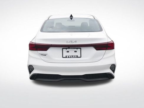 Used 2024 Kia Forte LXS FWD image 8