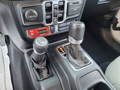 Used 2020 Jeep Gladiator Mojave AWD/4WD image 20
