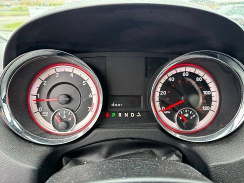 Used 2018 Dodge Grand Caravan SXT FWD image 18