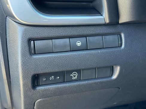 Used 2023 Nissan Rogue SV AWD/4WD image 15