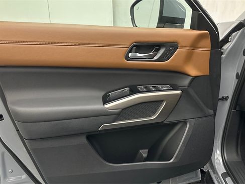 New 2025 Nissan Pathfinder Platinum w/ Cargo Package image 16