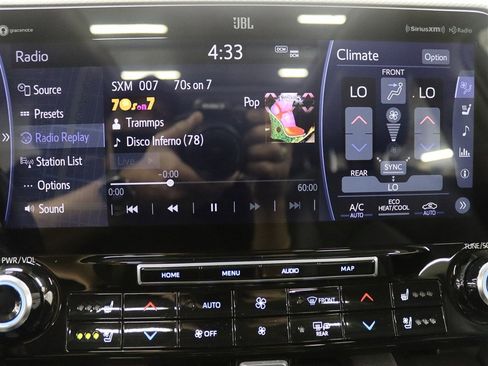 Used 2022 Toyota Highlander Platinum AWD/4WD image 40