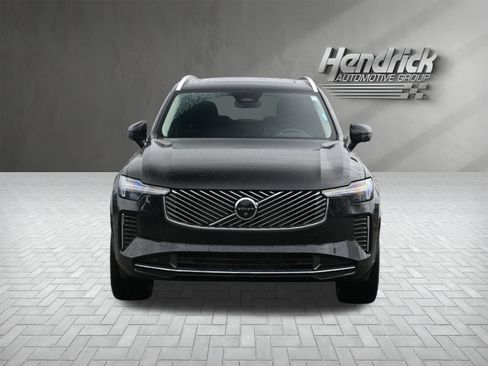 Used 2025 Volvo XC90 B6 Plus image 2