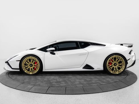 Used 2024 Lamborghini Huracan Tecnica RWD image 4