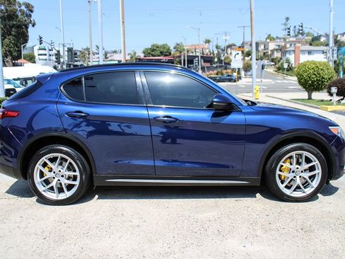 Used 2019 Alfa Romeo Stelvio Ti Sport w/ Quick Order Package 22S Sport AWD/4WD image 7