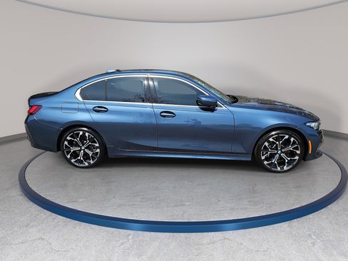 Certified 2025 BMW 330i Sedan w/ Premium Package RWD image 5