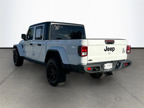 Used 2021 Jeep Gladiator Willys image 5