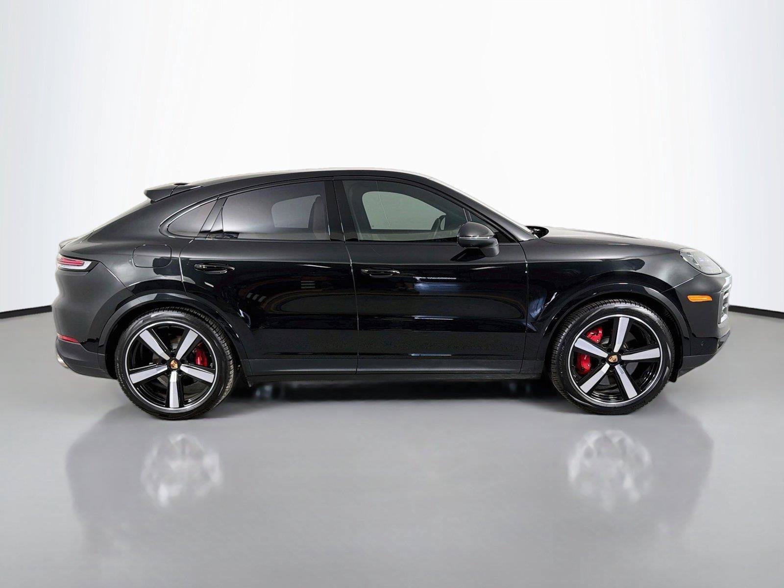 Certified 2025 Porsche Cayenne S AWD/4WD image 8