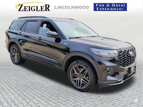 Used 2025 Ford Explorer ST-Line w/ ST-Line Street Pack AWD/4WD image 3