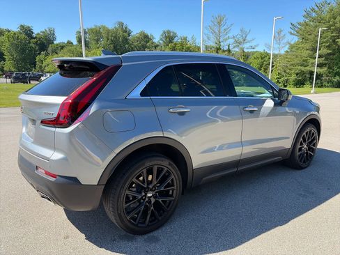 Used 2023 Cadillac XT4 Luxury w/ Cold Weather Package AWD/4WD image 4