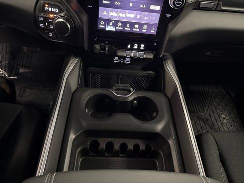 New 2026 RAM 1500 4x4 Crew Cab image 23