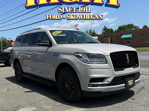 Used 2019 Lincoln Navigator Premiere image 1