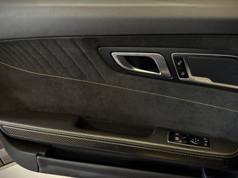 Used 2019 Mercedes-Benz AMG GT R image 14