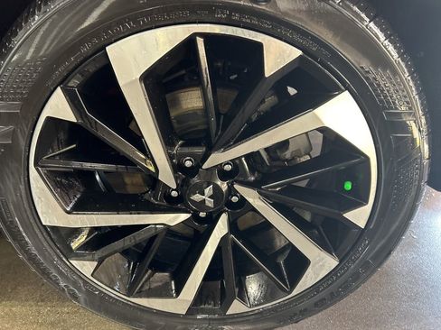 Used 2024 Mitsubishi Outlander SE image 9