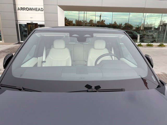 Used 2025 Land Rover Range Rover SE AWD/4WD image 5