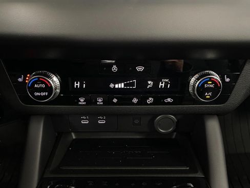 New 2026 Mitsubishi Outlander AWD image 59