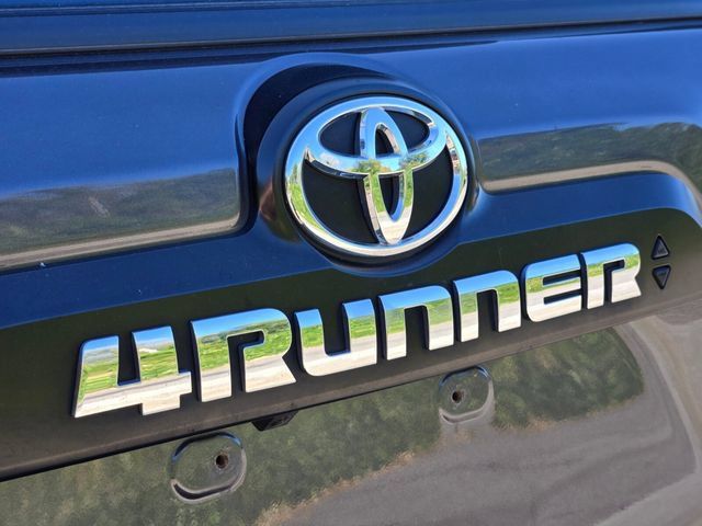 Used 2022 Toyota 4Runner TRD Off-Road Premium w/ Moonroof Package AWD/4WD image 20