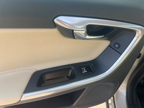 Used 2018 Volvo S60 T5 Inscription AWD/4WD image 27