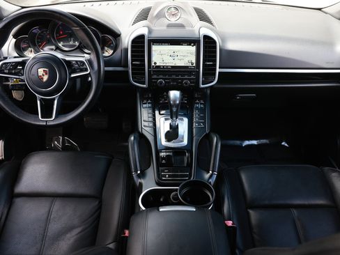 Used 2016 Porsche Cayenne Diesel AWD/4WD image 2