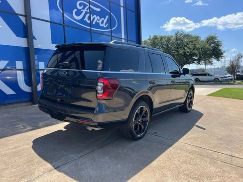 Used 2024 Ford Expedition Limited AWD/4WD image 8