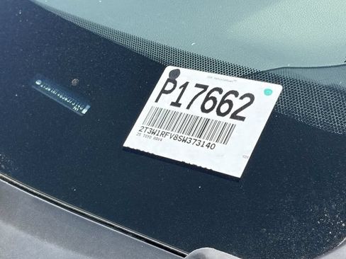 Used 2025 Toyota RAV4 XLE FWD image 33