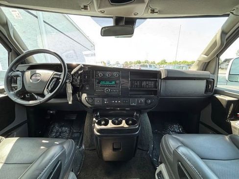 Used 2020 GMC Savana 2500 Extended w/ Enhanced Convenience Package RWD image 22