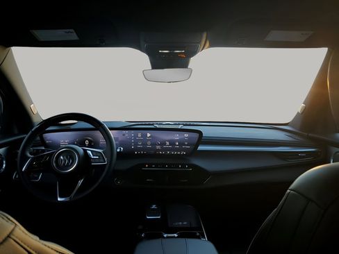 Used 2025 Buick Enclave Avenir w/ Super Cruise Package image 23