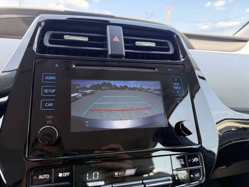 Used 2017 Toyota Prius Two FWD image 19
