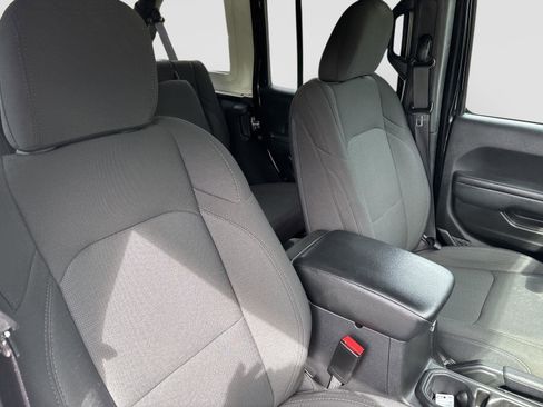 Used 2023 Jeep Wrangler Unlimited w/ Sun & Screen Package AWD/4WD image 28