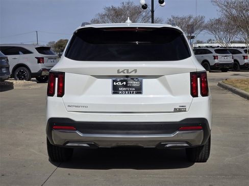 Certified 2025 Kia Sorento EX w/ EX Panoramic Sunroof Package image 13