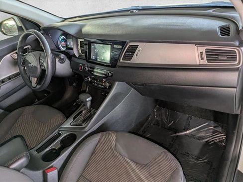 Used 2018 Kia Niro LX image 21
