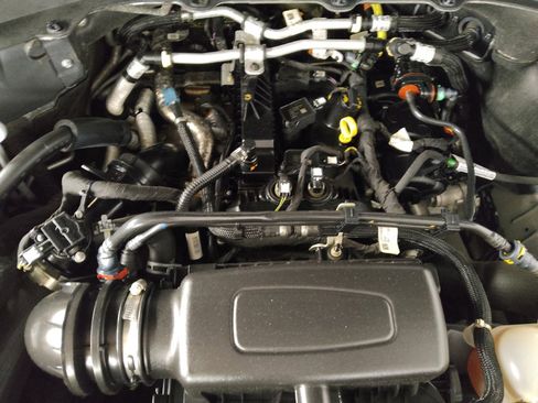 Used 2021 Ford Explorer XLT w/ Equipment Group 202A AWD/4WD image 30