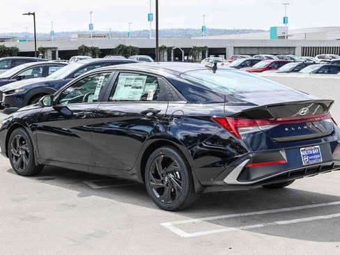 New 2026 Hyundai Elantra SEL Sport Premium FWD image 4