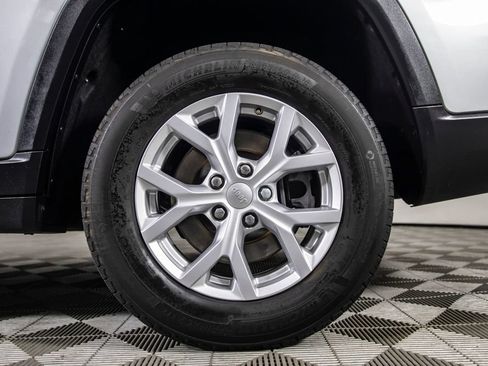 Used 2023 Jeep Grand Cherokee L Limited AWD/4WD image 42