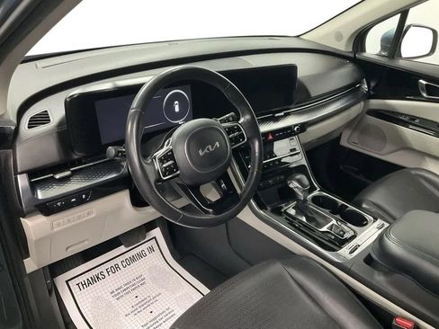 Used 2022 Kia Carnival SX Prestige image 9