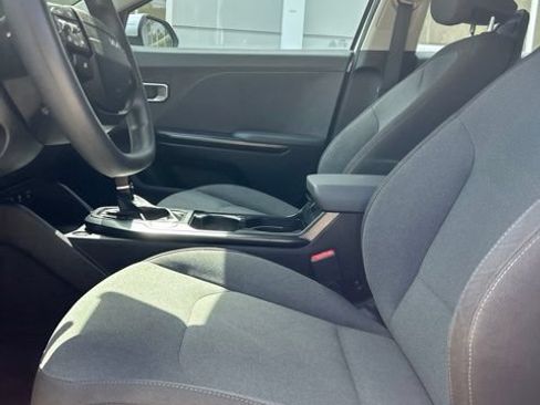 Used 2025 Kia K4 FWD image 6