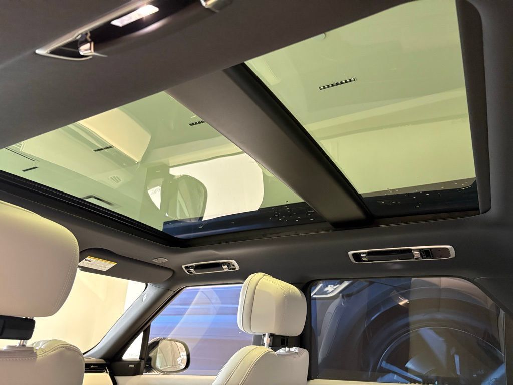 New 2026 Land Rover Range Rover Sport SE AWD/4WD image 16