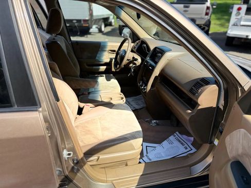 Used 2004 Honda CR-V EX image 17