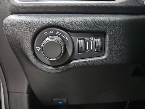 New 2026 Chrysler Voyager LX image 25