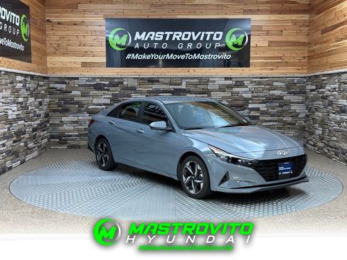 Used 2023 Hyundai Elantra SEL w/ Convenience Package image 1