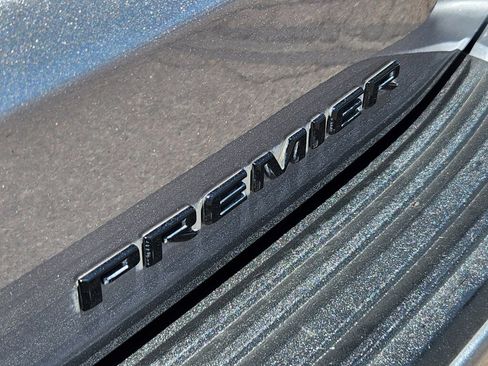 Used 2021 Chevrolet Tahoe Premier w/ Premium Package AWD/4WD image 11