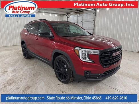 Used 2024 GMC Terrain SLT w/ Elevation Edition image 7