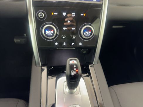 Used 2020 Land Rover Discovery Sport Standard image 19
