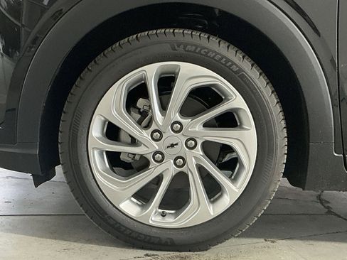 New 2027 Chevrolet Bolt LT w/ Comfort Package FWD image 13