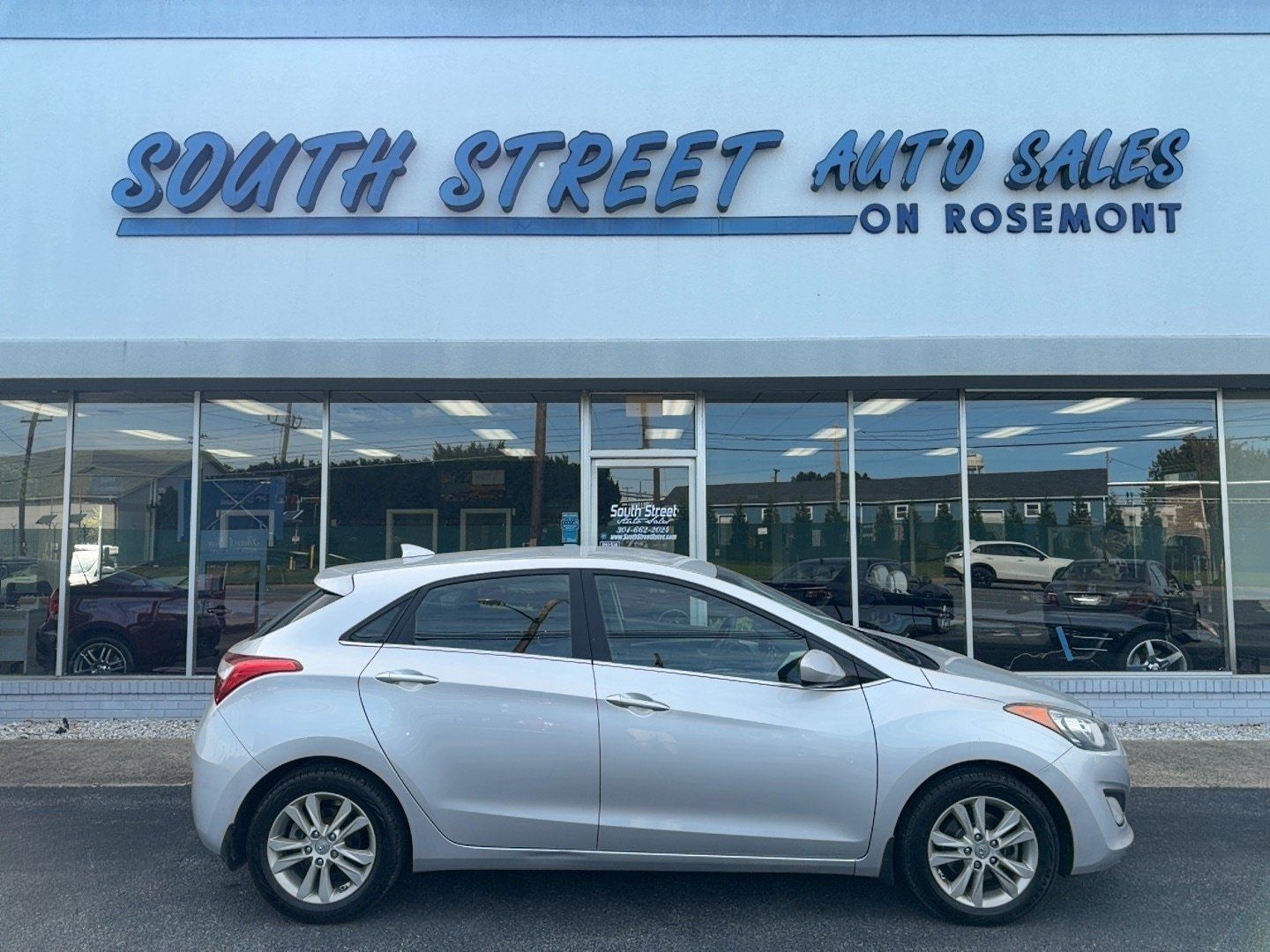 Used 2013 Hyundai Elantra GT FWD image 1