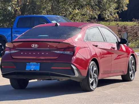 Certified 2025 Hyundai Elantra Sport image 11