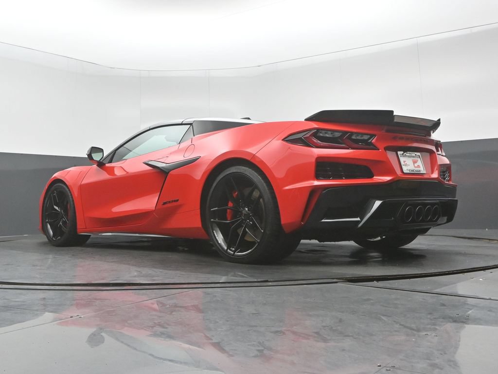 Used 2025 Chevrolet Corvette Z06 RWD image 28