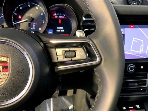 Certified 2026 Porsche Macan AWD/4WD image 28
