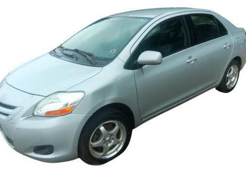 Used 2008 Toyota Yaris S FWD image 1